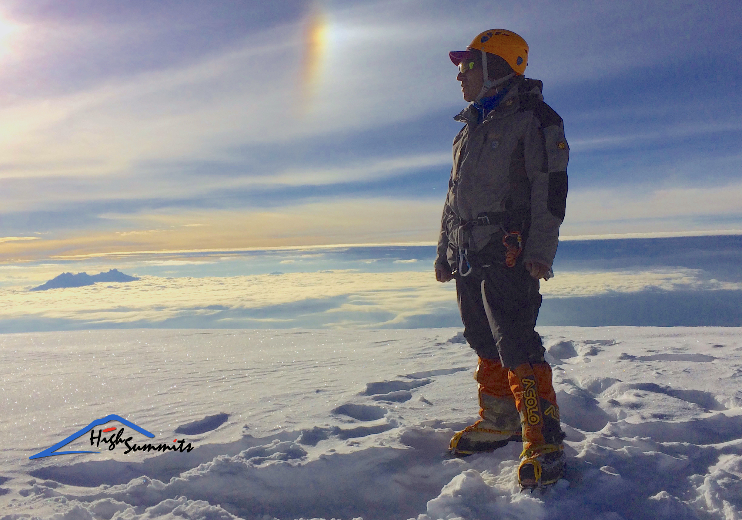 Summit Chimborazo, Abraham Chuquimarca mountain guide ASEGUIM/IFMGA